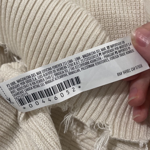 Forever 21 Plus ivory Frayed Sharkbite Sweater Dress size 0X (or regular sz 12) - Picture 11 of 12